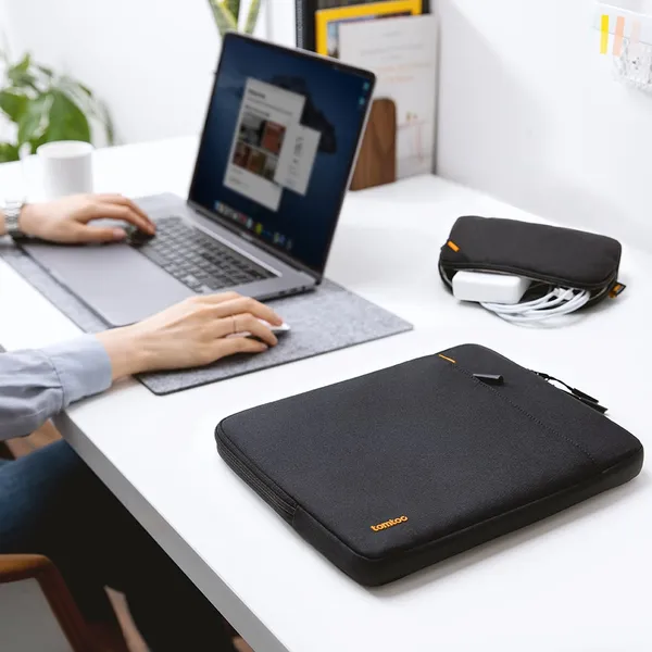 Túi Chống Sốc Tomtoc (USA) Kèm Túi Phụ Kiện MacBook 13-14 inch A13